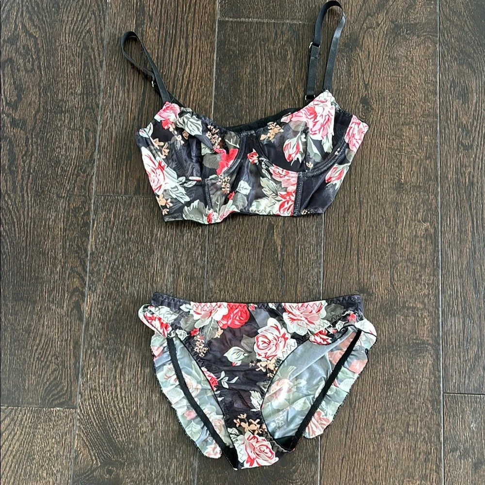 Floral Mesh Set - Picture 1 of 11